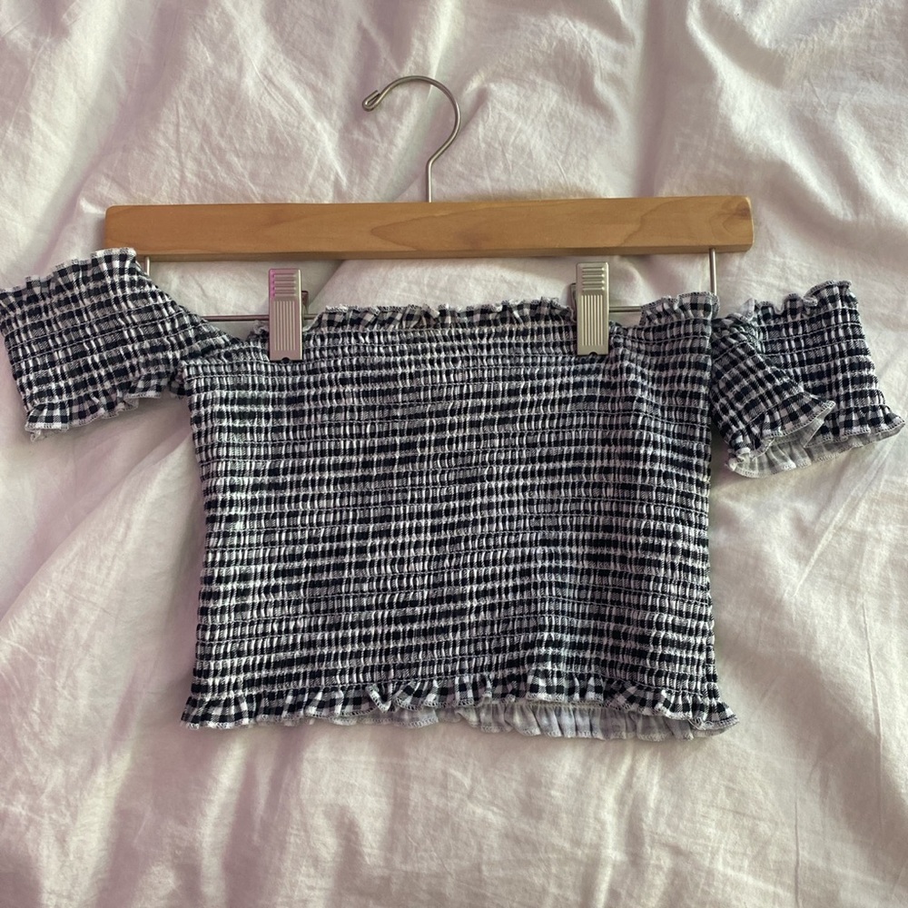 pacsun cropped of the shoulder shirt